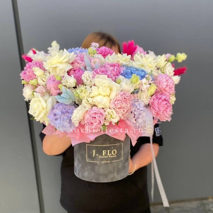 Цилиндр с пионами "Аса" в Волгограде