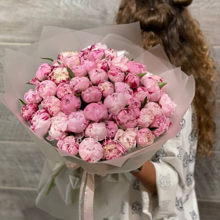51 розовый пион в Волгограде
