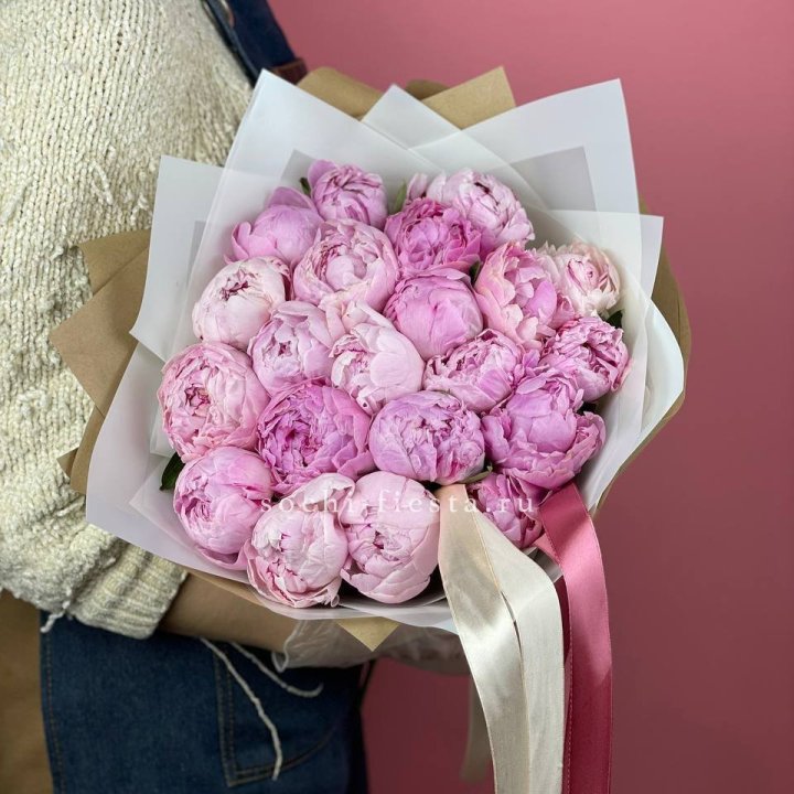 Букет из 21 пионов в Волгограде