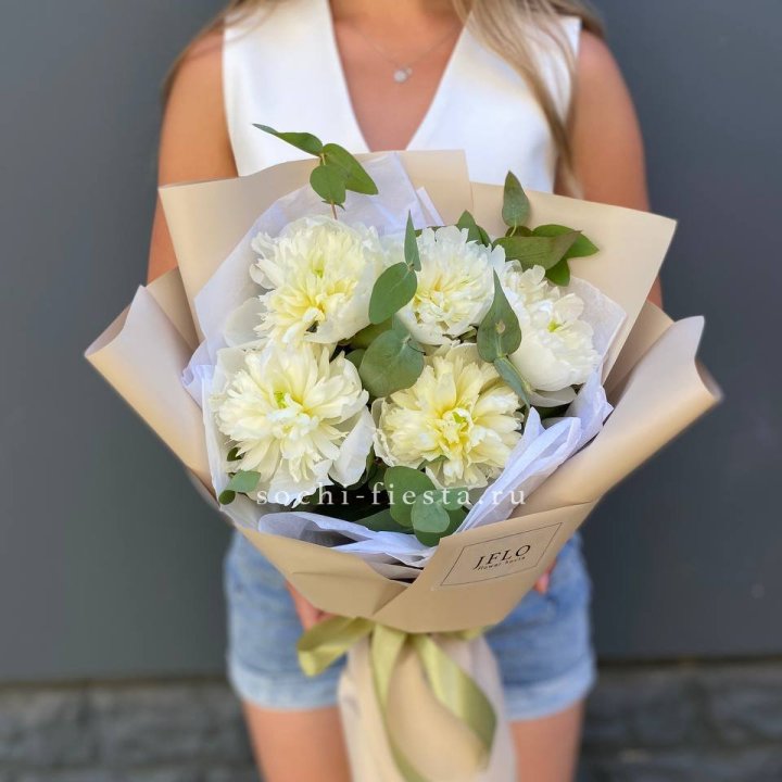  Букет белых пионов в Волгограде