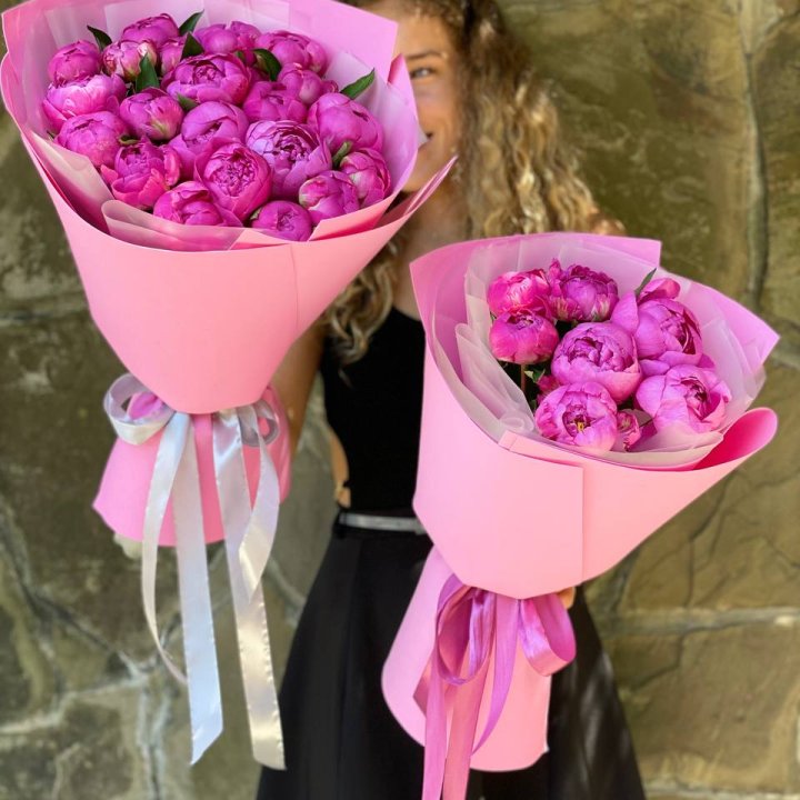 Букет ярких пионов  в Волгограде