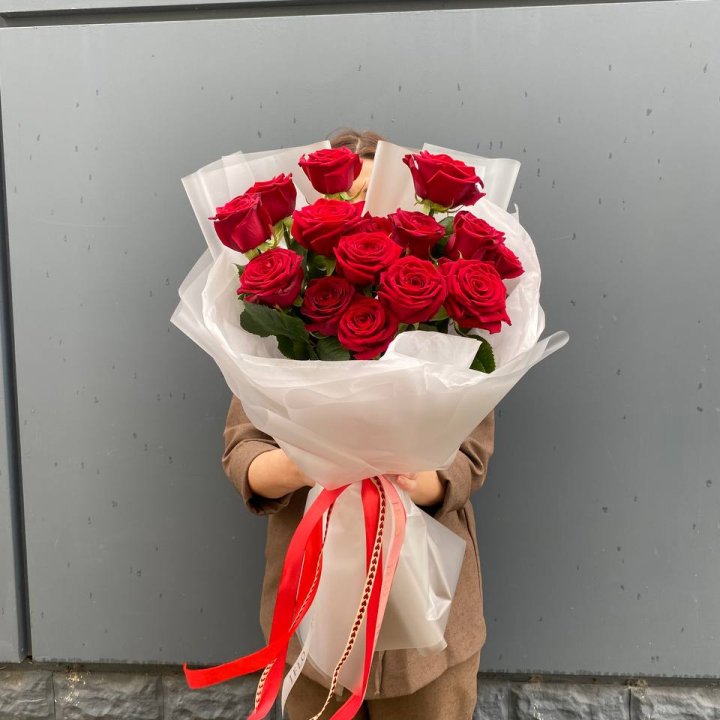15 высоких роз  в Волгограде