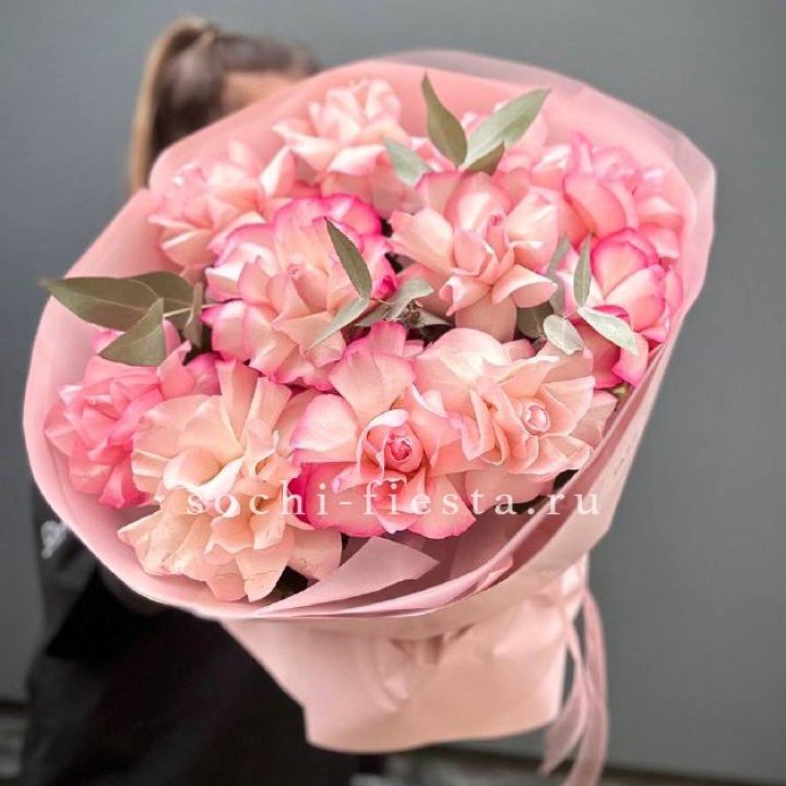 Нежно- розовые французские розы Венди в Волгограде