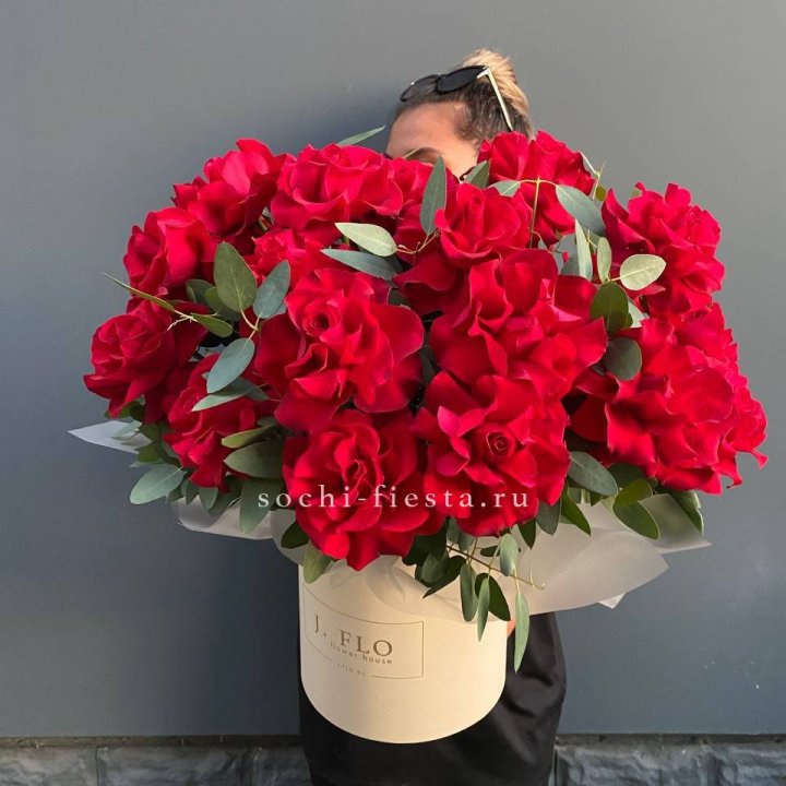 25 Французских красных роз в коробке в Волгограде