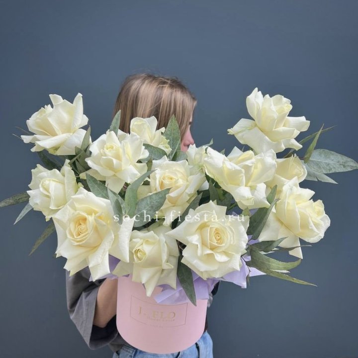 15 Французских роз в боксе в Волгограде