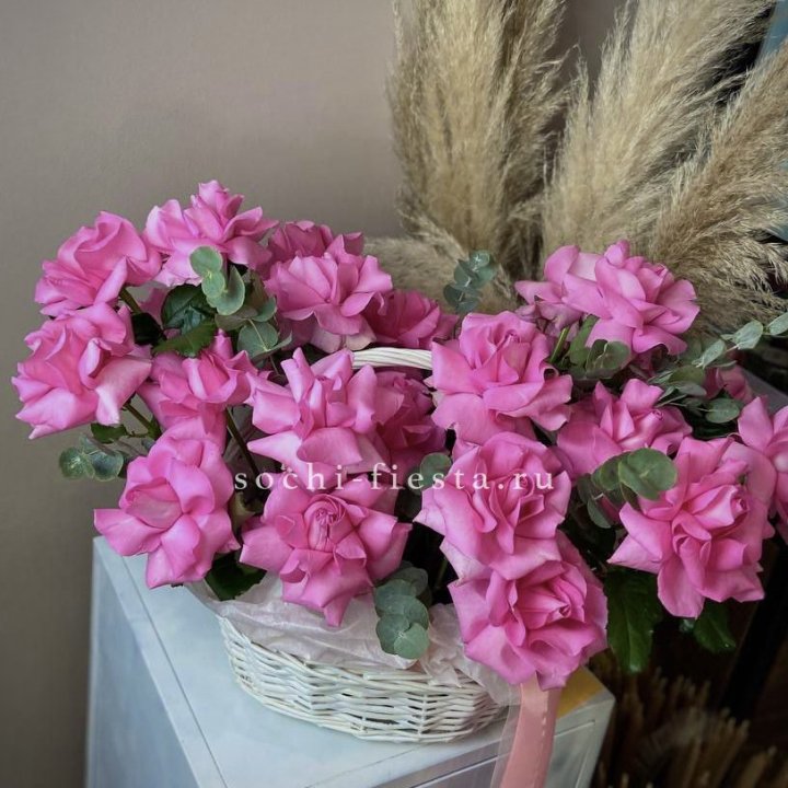 25 роз в цветочной корзине Пинк в Волгограде