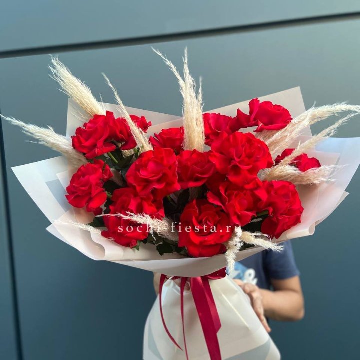 15 Красных французских розы в Волгограде