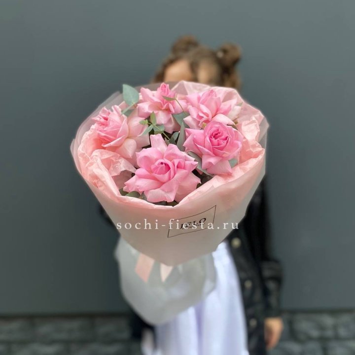 5 французских розовых роз  в Волгограде