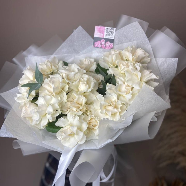 21 французских роз с эвкалиптом в Волгограде