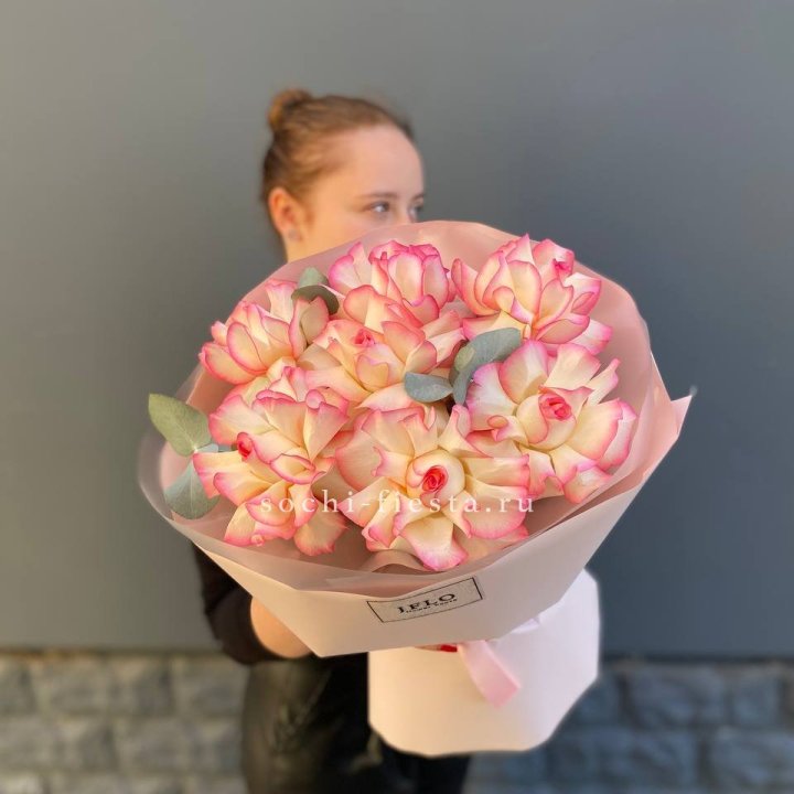 7 французских роз Джумилия в Волгограде