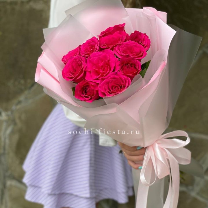Букет алых роз в Волгограде