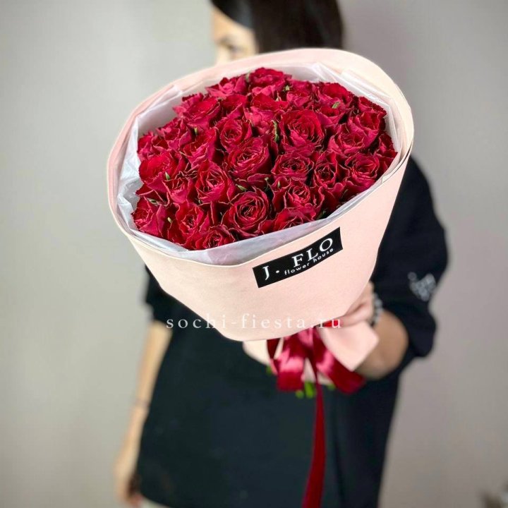 35 кенийских роз в Волгограде