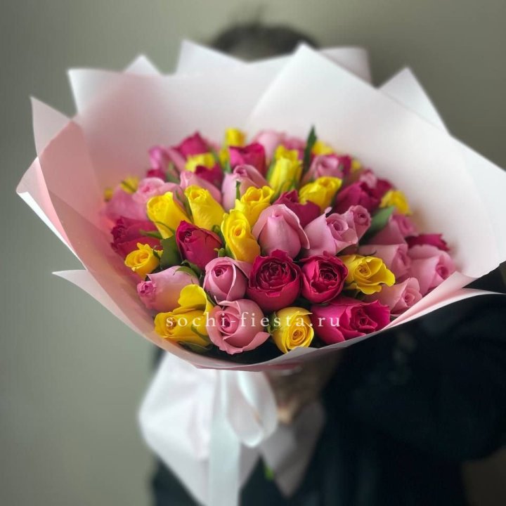 Букет из 51 розы Микс (Кения) в Волгограде