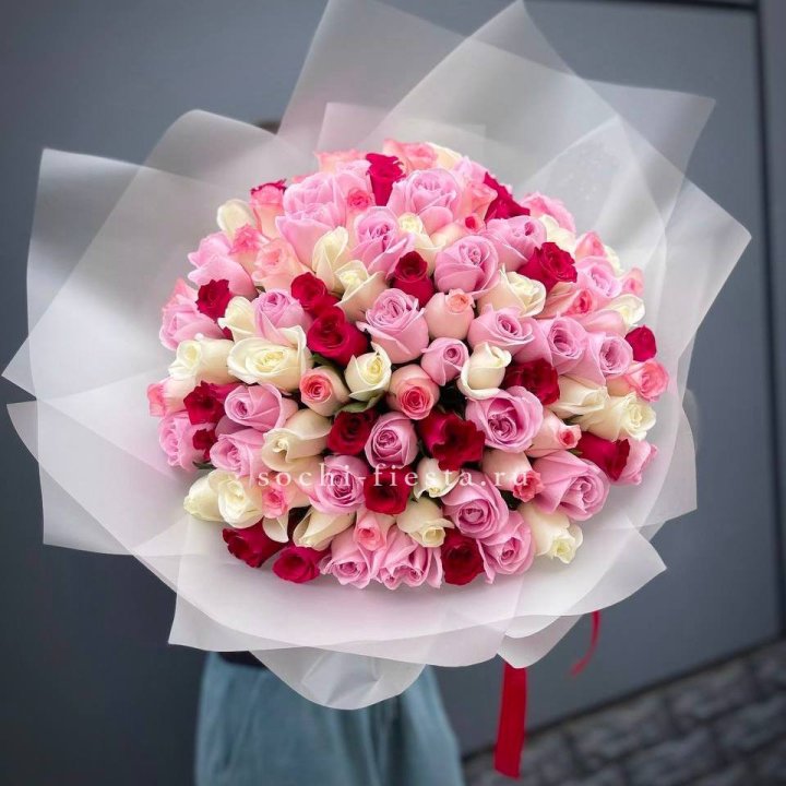 101 разноцветная роза "Карусель" в Волгограде