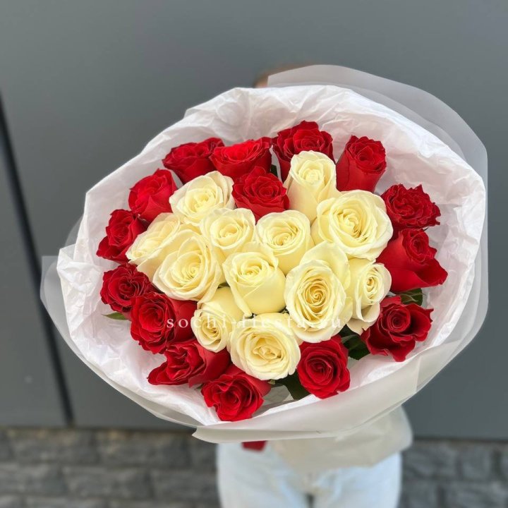 27 роз микс в Волгограде