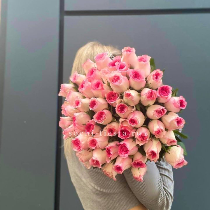 51 розовая роза в Волгограде