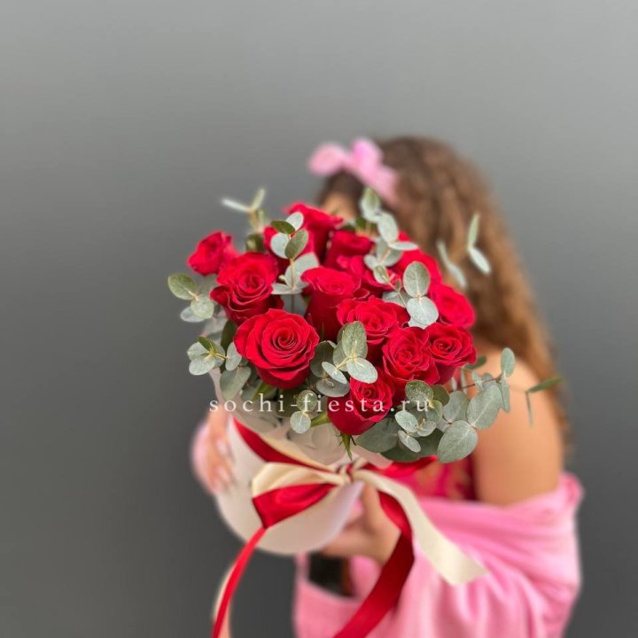 15 Красных роз в боксе №2 в Волгограде