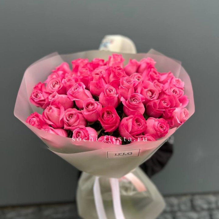 Роза малиновая в Волгограде