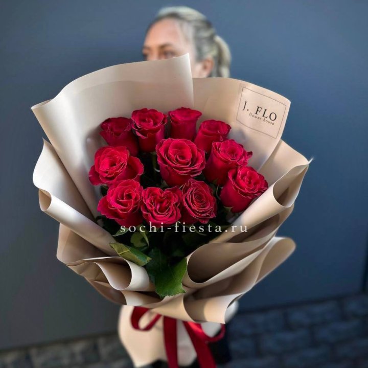 Букет красных роз "Наоми" в Волгограде