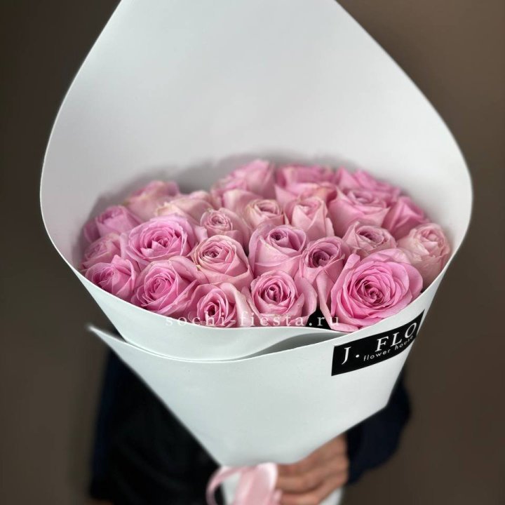 25 розовых роз в Волгограде