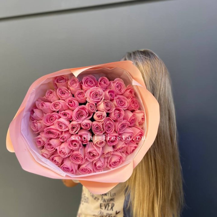 55 розовых роз в Волгограде