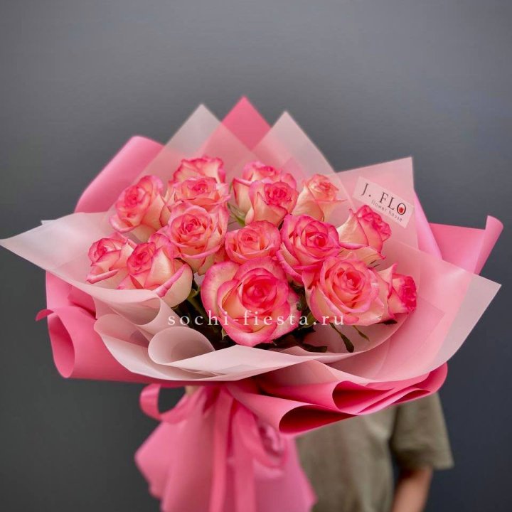15 роз "Джумилия" в Волгограде