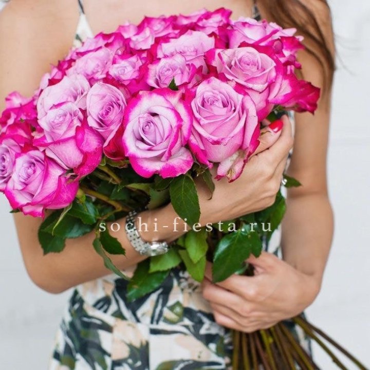 Букет высоких роз Ди перпел в Волгограде