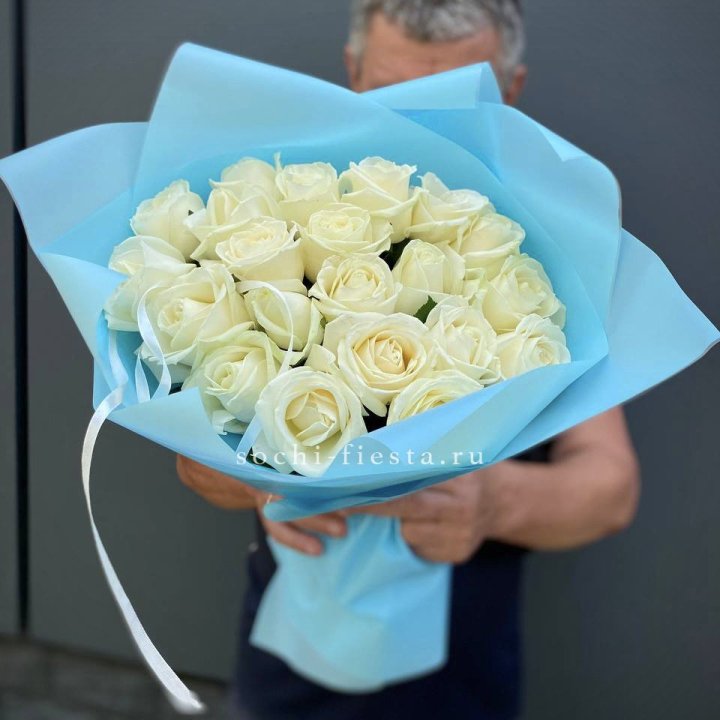 21 белая роза в Волгограде