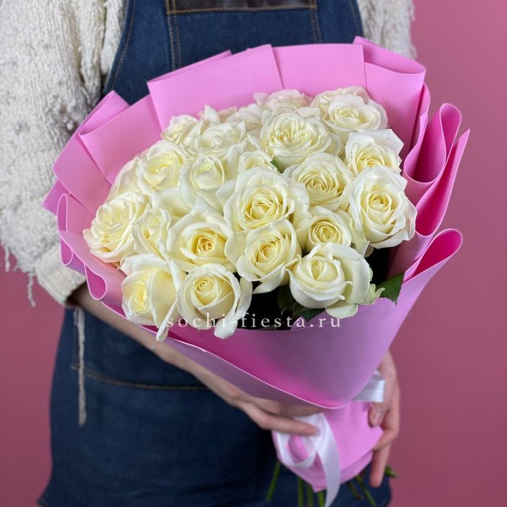 25 белых роз в Волгограде