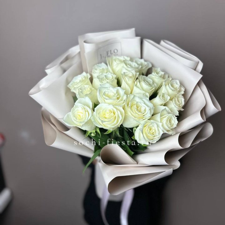 19 белых роз  в Волгограде