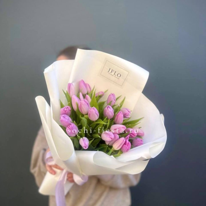 25 сиреневых тюльпанов в Волгограде