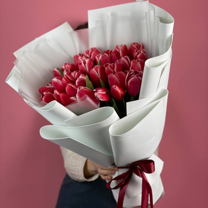 Букет красных тюльпанов в Волгограде